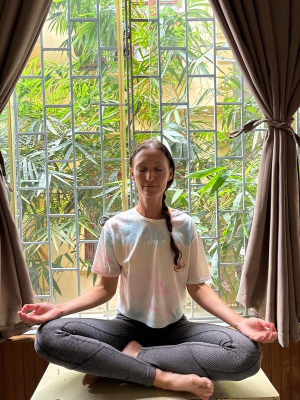 Early Morning Life Documented Across Hanoi Streets and Homes