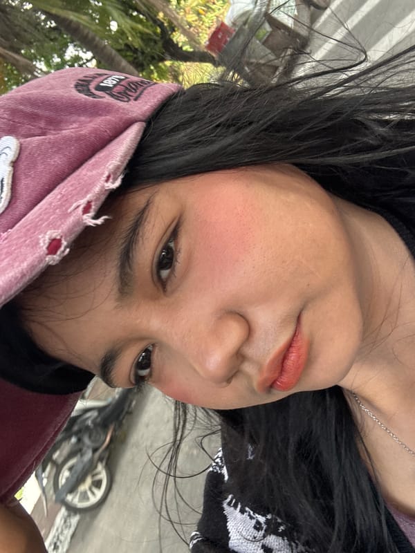 Selfie session in North Jakarta streets