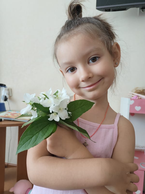 Domestic moments documented in Chornomorsk morning photography session