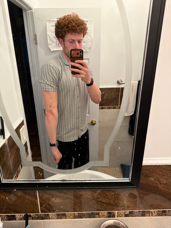 Man takes mirror selfies in New York residence