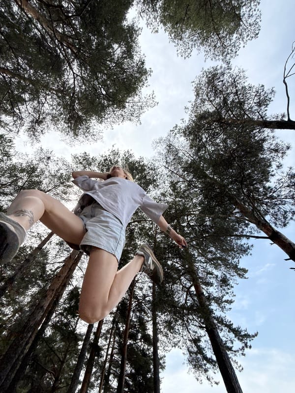 Morning leisure activities documented in Chaikovsky park and lakeside