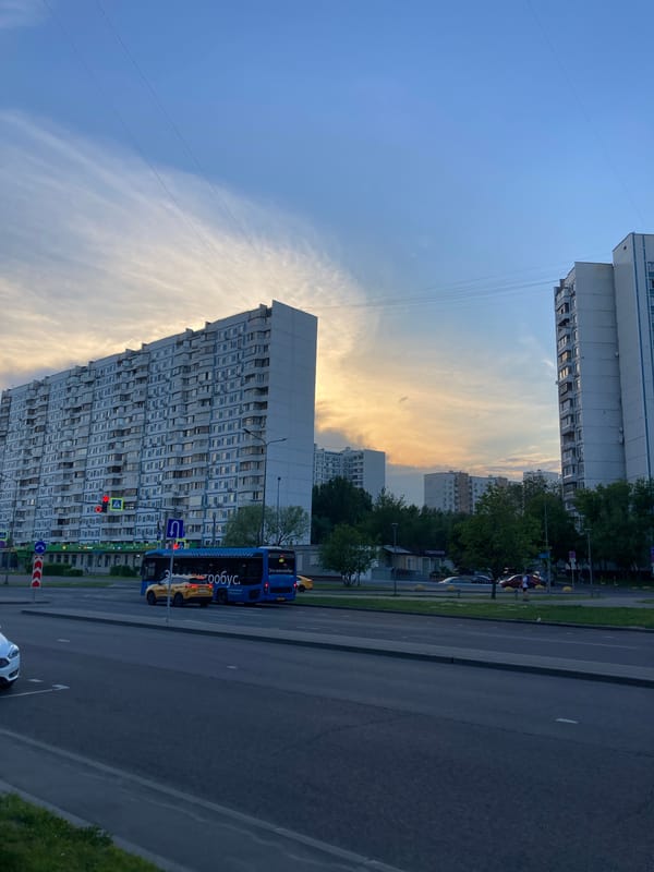 Evening walk documented through 30 photographs in Moscow streets