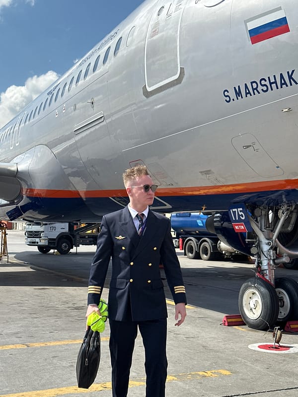 Aeroflot pilot spotted at Moscow's Sheremetyevo Airport terminal