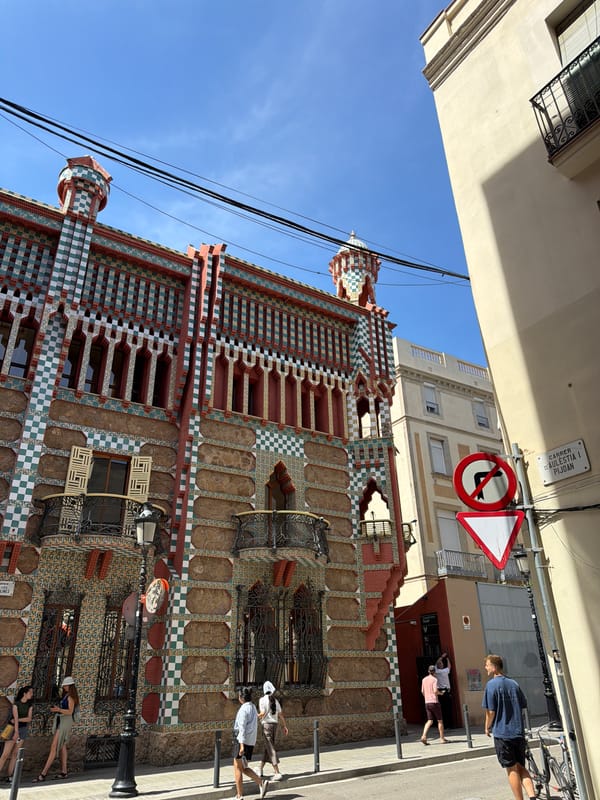 Witnesses document Casa Vicens facade in Barcelona's Gràcia district