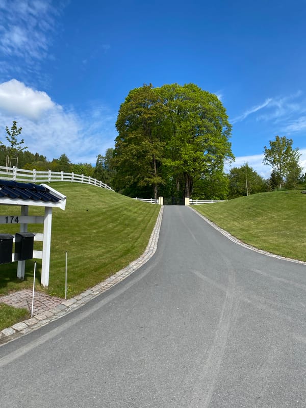 Rural road scene captured in Bærums Verk, Norway