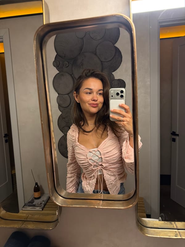 Casual indoor moments captured in Krasnoyarsk over afternoon hour