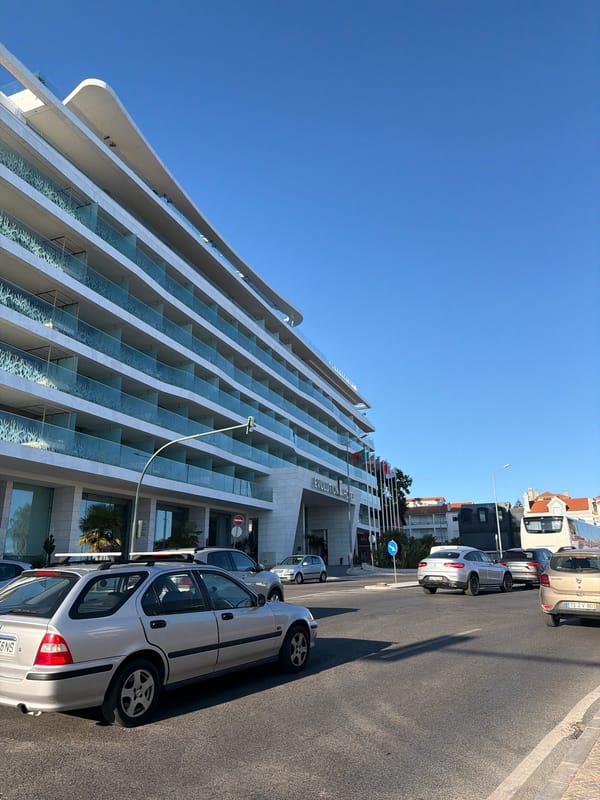 Sunny afternoon walkthrough of Cascais streets and architecture