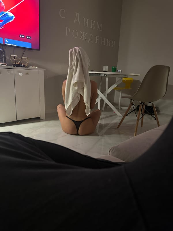 Private indoor moments documented in Novyy apartment