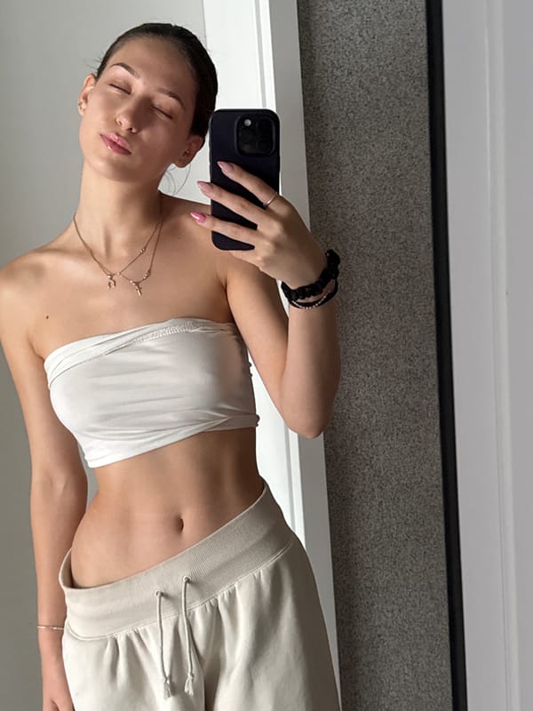 Lazy morning at home in Sofia, selfies and couch time