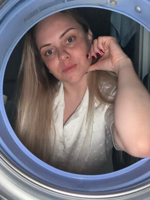 Morning family moments documented in Votkinsk home