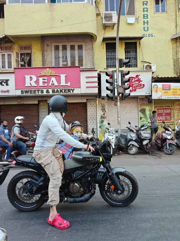 Early morning street life captured in Mumbai