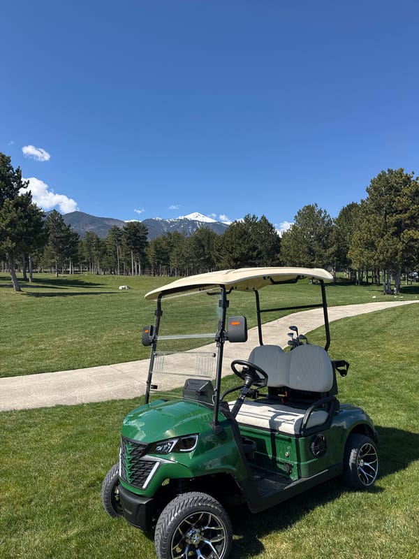 Golf cart spotted on sunny morning in Razlog