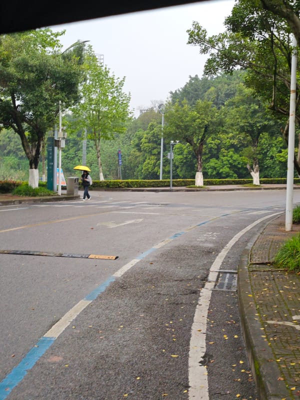 Morning street scenes documented in Chongqing High-tech Zone