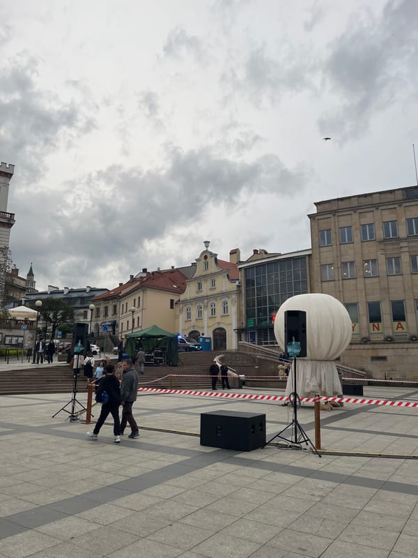 European city life documented through fountains, streets, musicians