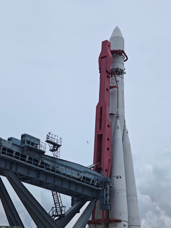 Rockets and military hardware on display at Moscow's VDNKh