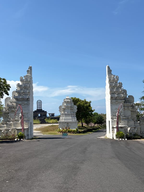 Traditional Balinese gate documented in Kuta Selatan