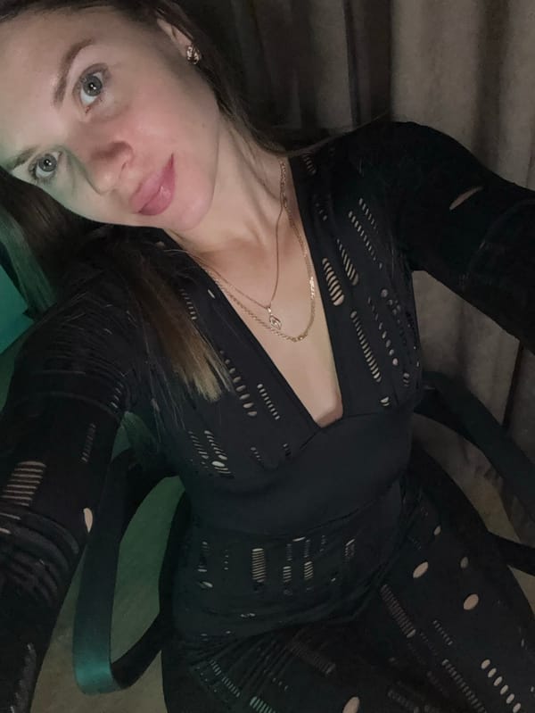 Woman in distinctive black outfit observed in Batumi