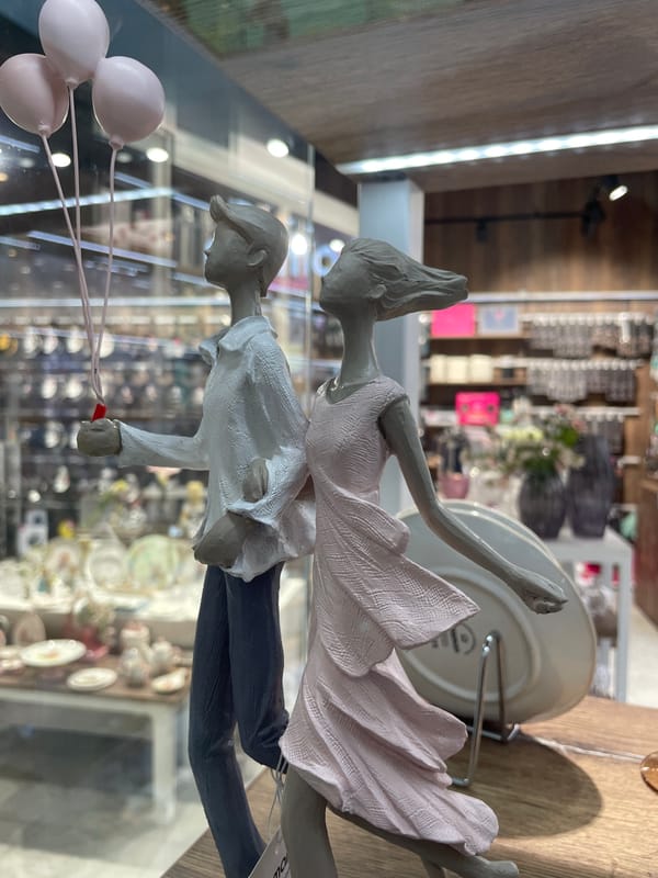 Shopping mall scenes documented in Kommunarka, Russia