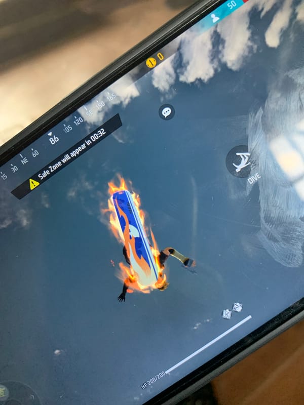 Mobile gaming session documented in Lekki, Nigeria
