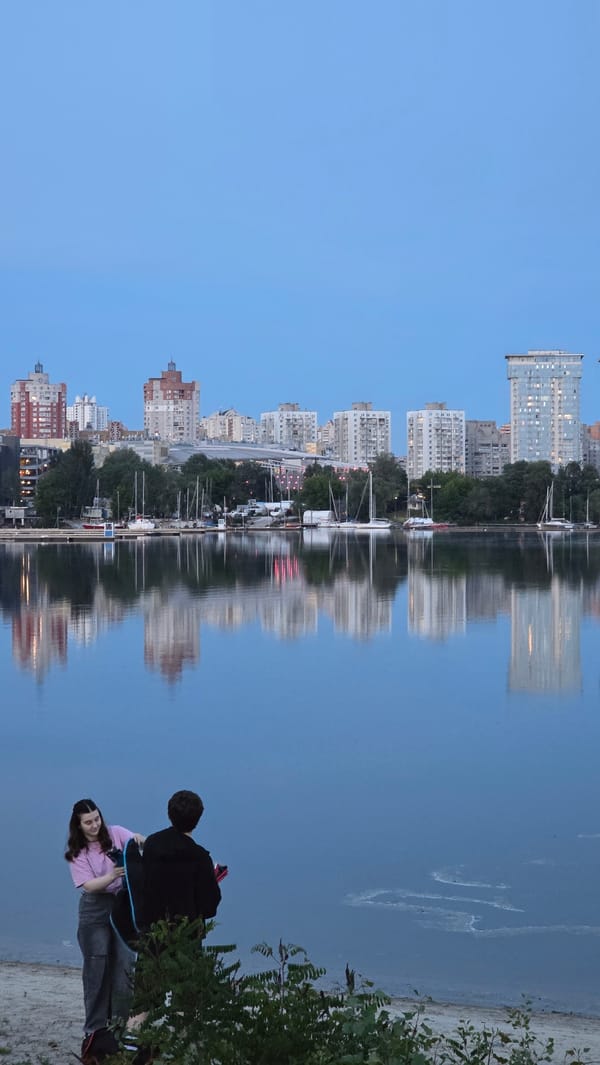 Evening leisure activities documented across Kyiv's Obolon district parks