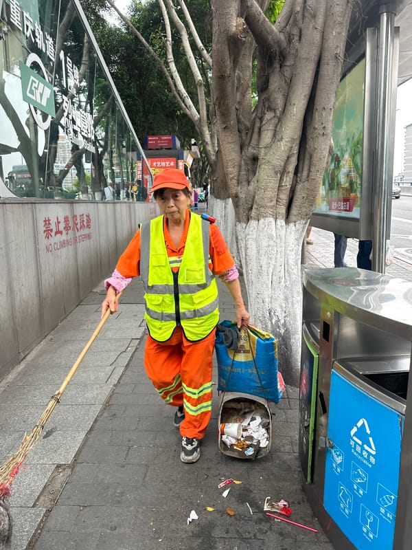 Late-night street cleaning and exercise observed in Shapingba District