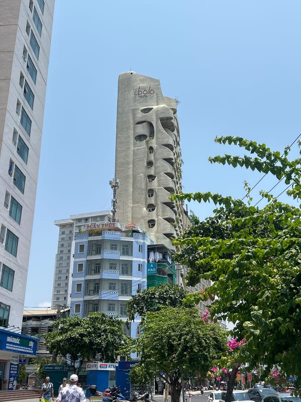 Early morning street scenes documented in Bắc Nha Trang