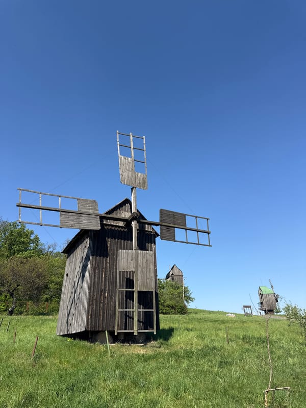 Visitor explores traditional Ukrainian heritage site in Kyiv