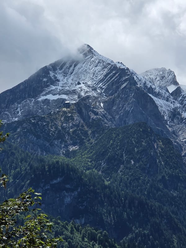 Zugspitze Mountain Range Documented by Witnesses in Bavaria