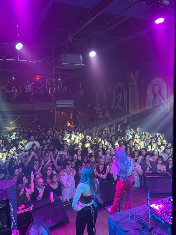 Concert draws packed crowd in Chelyabinsk, Russia