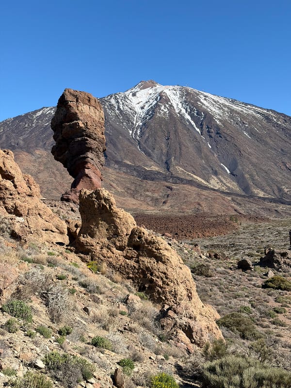 Clear morning views captured of snow-capped Mount Teide