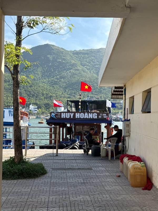 Morning harbor life documented in Nha Trang Ward