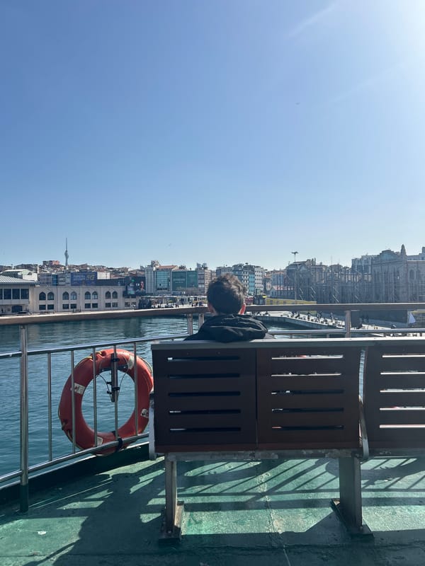 Morning coffee break captured at Kadıköy Starbucks