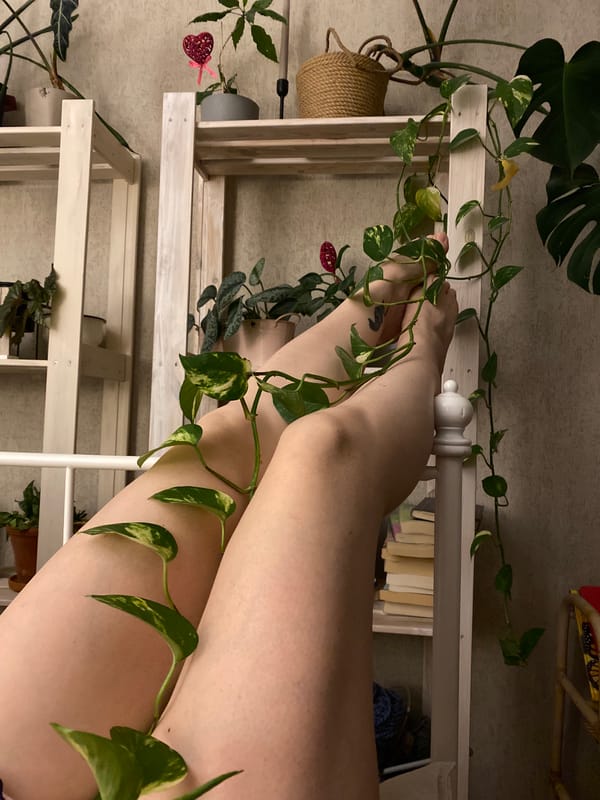 Quiet domestic moments captured in Yekaterinburg home