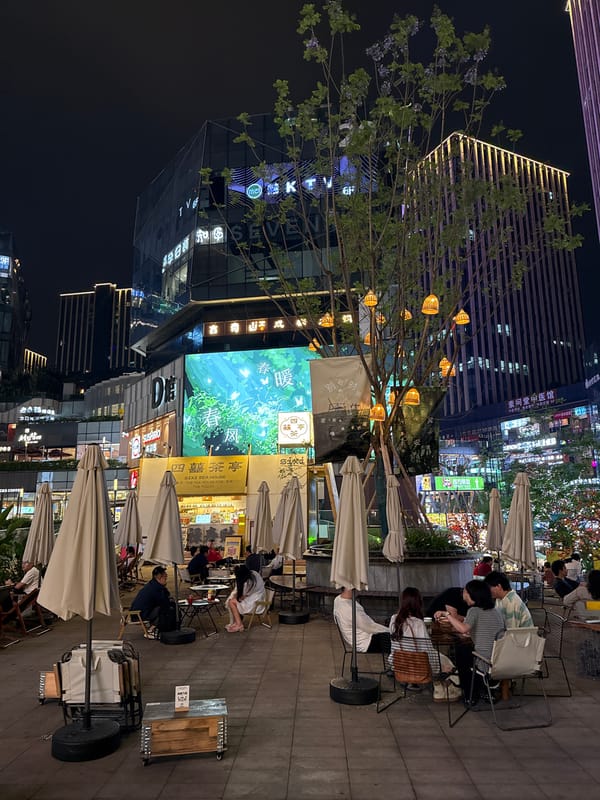 Outdoor dining scene captured in Chongqing's Yuzhong District
