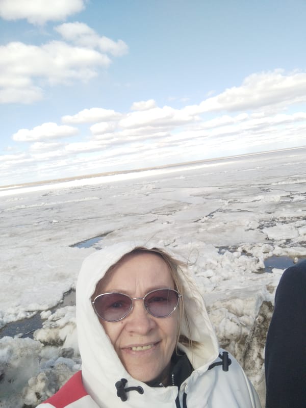Spring ice breakup documented along Lena River in Yakutsk