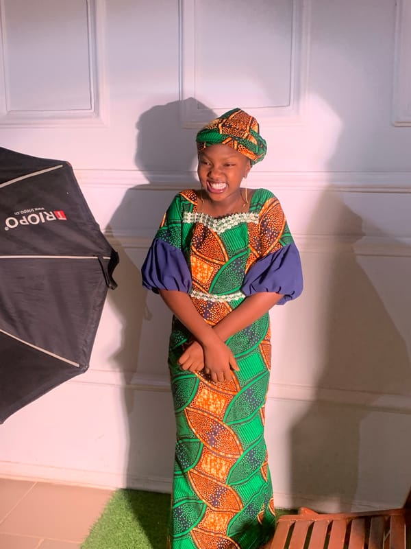 Traditional portrait session captures Nigerian women in colorful attire