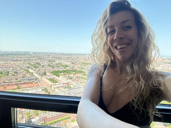 High-rise selfies and drone views over The Hague