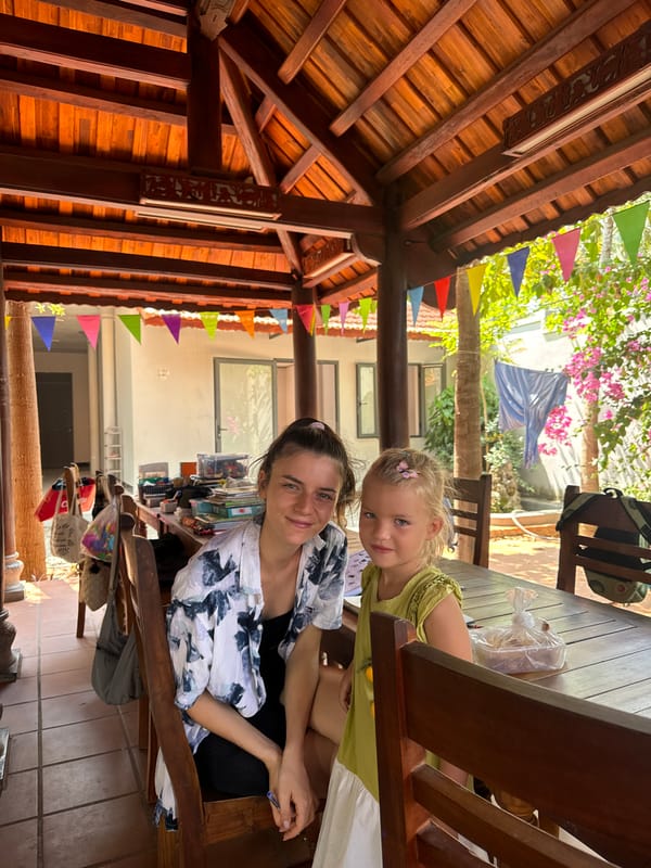 Family outing with children documented in Mũi Né, Vietnam