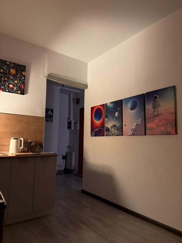 Evening in Naberezhnye Chelny: home interiors, wall art, and city moments