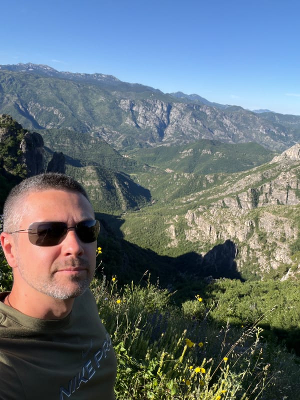 Mountain views and selfies in Kućišta Montenegro