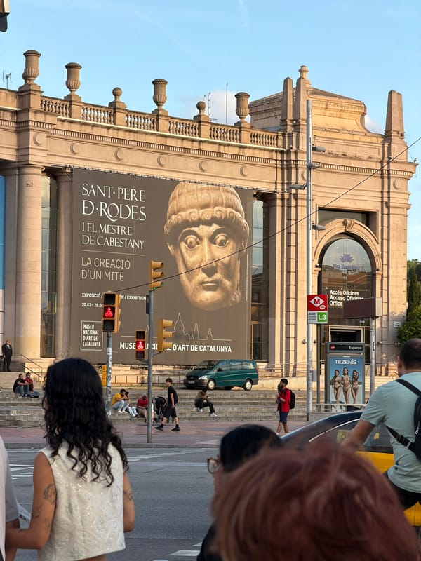 Barcelona tourists visit museums, monuments during evening hours