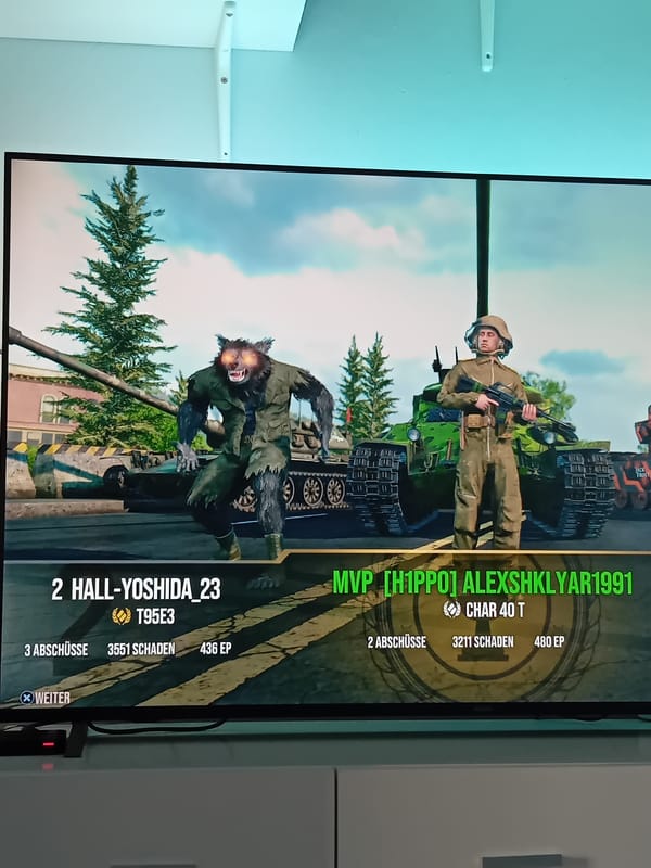 Gamer HALL-YOSHIDA_23 achieves second place in tank combat game