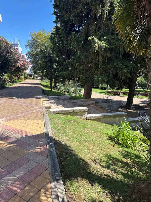 Sochi park circuit: gardens, statues, and summer greenery