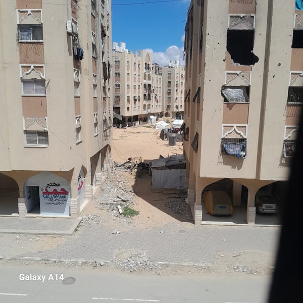 Urban displacement and destruction documented in unidentified conflict zone
