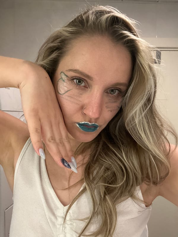 Ordinary afternoon moments captured across Esenyurt, Turkey locations