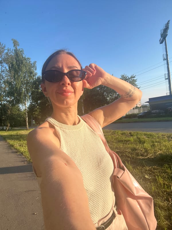 Sunny afternoon in Votkinsk, between a park and a spa