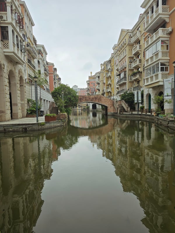 Morning stroll through Venice-themed district in Xiaoshan, China
