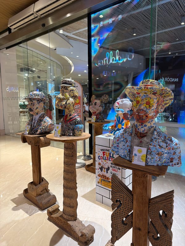 Tourist shopping district activity documented in Kuta, Indonesia