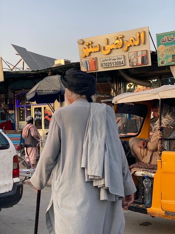 Street life and vendors in Kandahar, late afternoon