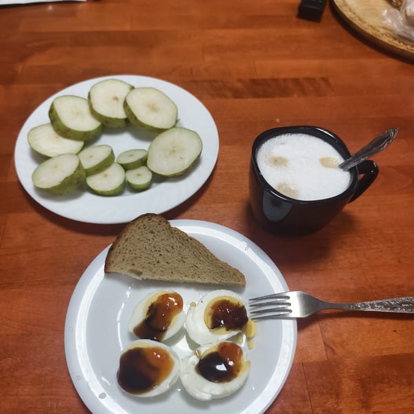 Woman shares meal photos and selfies in Foki, Russia